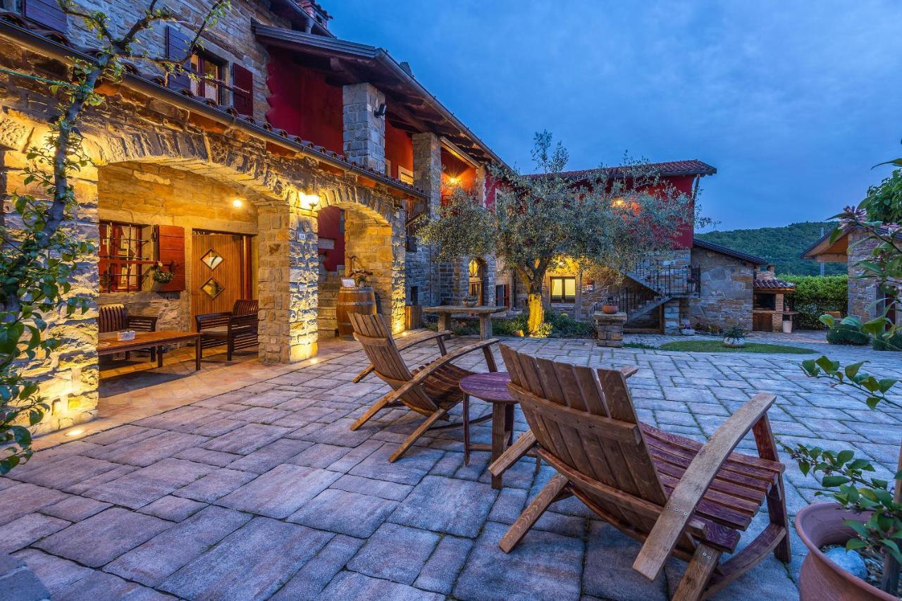 Touristfarm - Apartments "Red Fairytale" Marezige Exterior foto