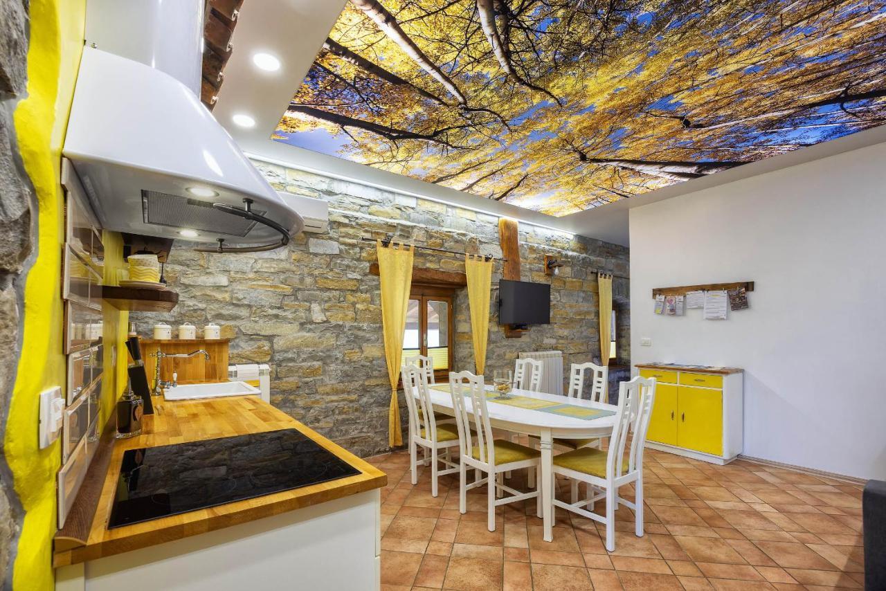 Touristfarm - Apartments "Red Fairytale" Marezige Exterior foto