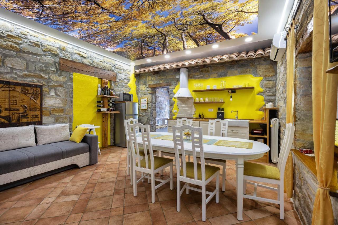 Touristfarm - Apartments "Red Fairytale" Marezige Cameră foto