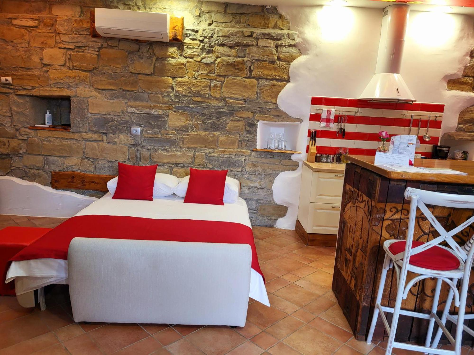 Touristfarm - Apartments "Red Fairytale" Marezige Exterior foto