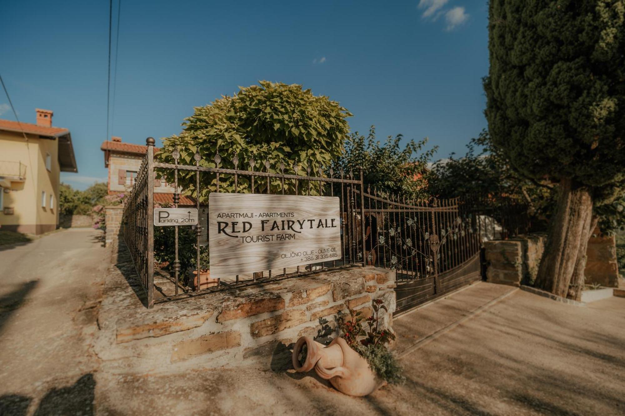 Touristfarm - Apartments "Red Fairytale" Marezige Exterior foto